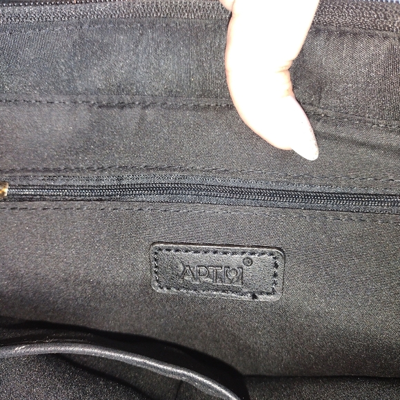 Apt. 9 Purses - Picture 3 of 6